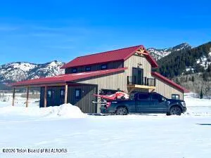 $1,040,000 | 115 Spike Loop, Etna, WY 83118