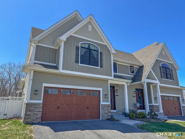 $619,900 | 201 Edgewater Circle, Unit B, East Hampton, CT 06424