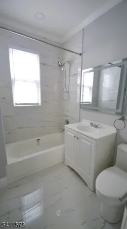 $2,350 | 56 Hobart Place, Unit 8, Clifton, NJ 07011