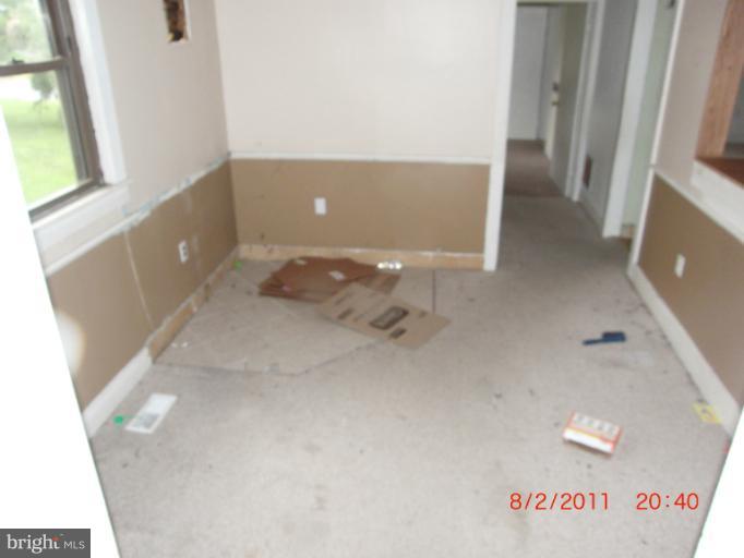 402-11 East 11th Avenue Ranson, WV 25438 - Photo 19 of 19 walk in closet with window