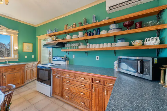 $450,000 | 3 Alexander Reed Road, Richmond, ME 04357