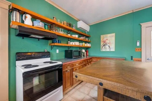 $425,000 | 3 Alexander Reed Road, Richmond, ME 04357