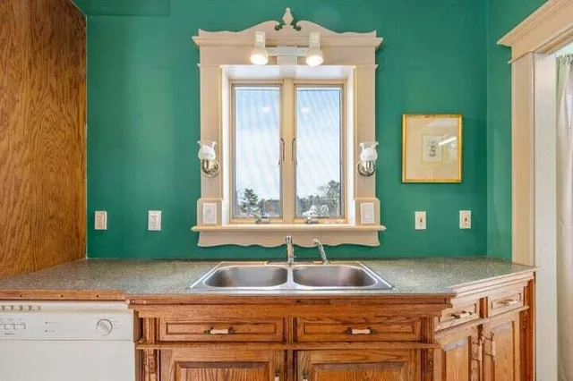 $425,000 | 3 Alexander Reed Road, Richmond, ME 04357