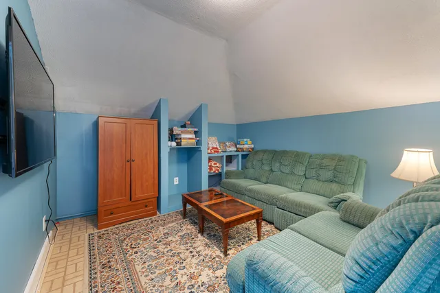 $450,000 | 3 Alexander Reed Road, Richmond, ME 04357