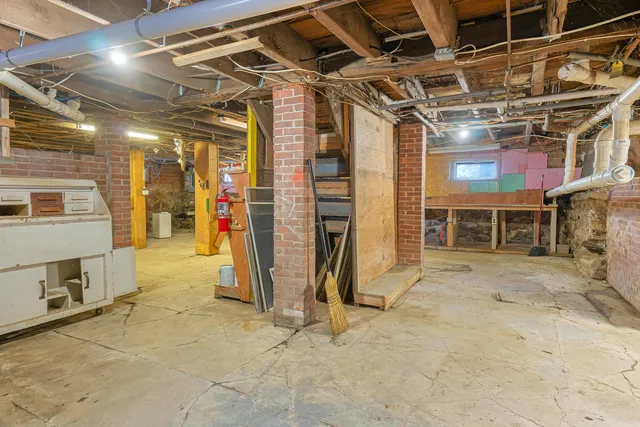 $450,000 | 3 Alexander Reed Road, Richmond, ME 04357