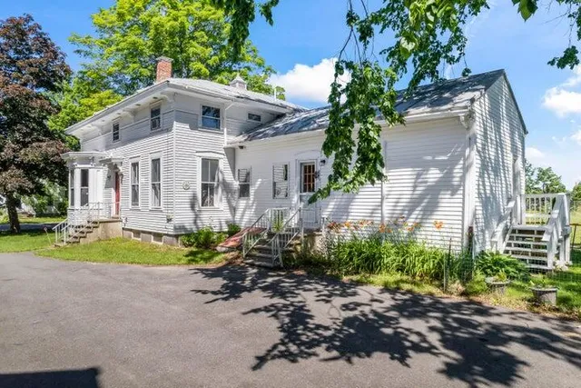 $425,000 | 3 Alexander Reed Road, Richmond, ME 04357