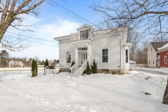 $425,000 | 3 Alexander Reed Road, Richmond, ME 04357