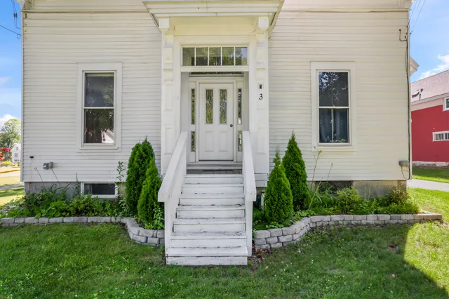 $425,000 | 3 Alexander Reed Road, Richmond, ME 04357