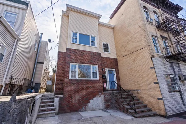 $3,000 | 1102 Central Avenue, Unit 1, Union City, NJ 07087