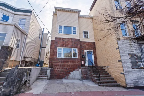 $3,000 | 1102 Central Avenue, Unit 1, Union City, NJ 07087