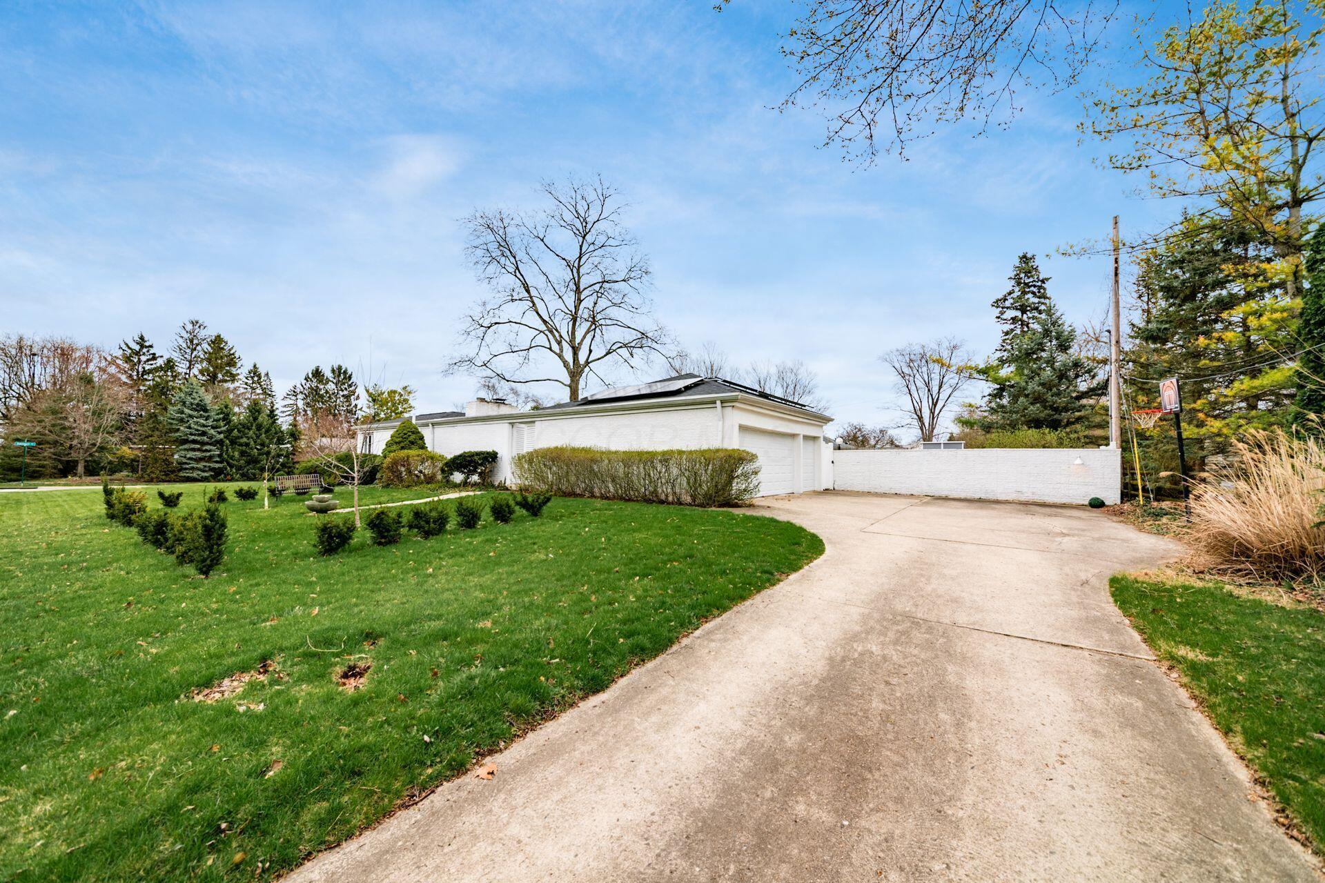 2177 Oakmount Road Columbus, OH 43221 - Photo 15 of 34 069_48d4e_L 2177 Oakmount 017