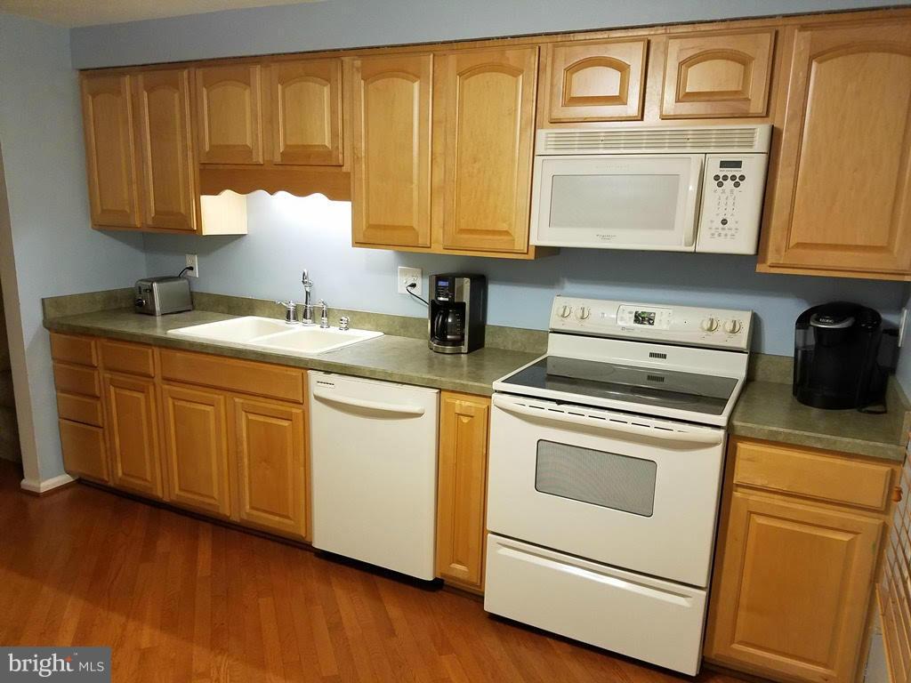 10110 Trinity Lane Manassas, VA 20110 - Photo 11 of 30 Kitchen