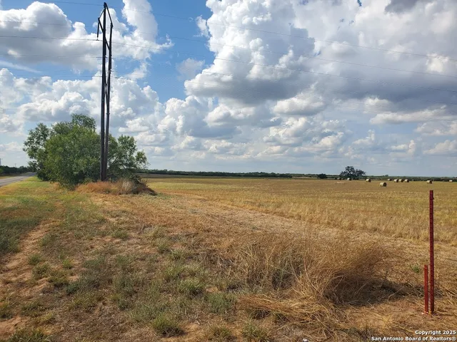 $80,000 | 8063 County Road 2400, Moore, TX 78057