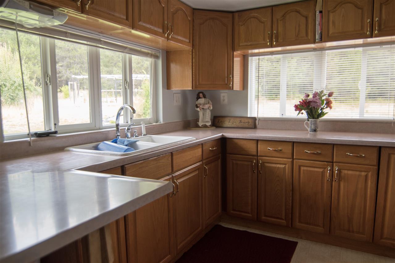 4202 Hesseltine Road Valley, WA 99181 - Photo 7 of 14