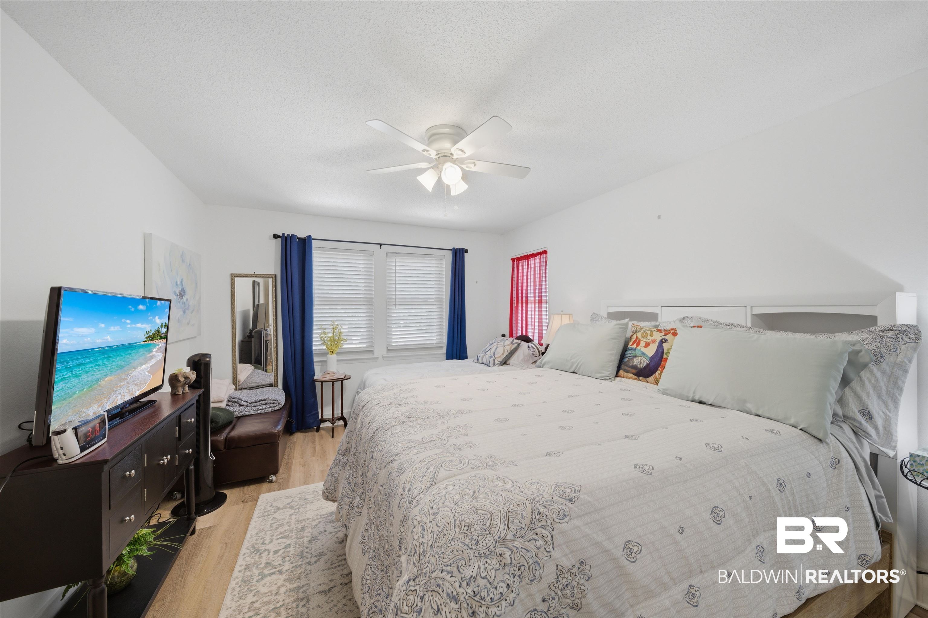 389 Clubhouse Drive, Unit 5H Gulf Shores, AL 36542 - Photo 26 of 43 spacious and bright.