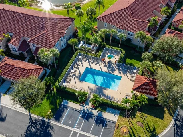 $269,000 | 2700 Cypress Trace Circle, Unit 3118, Naples, FL 34119