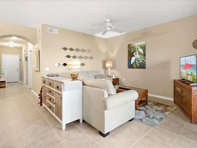 $269,000 | 2700 Cypress Trace Circle, Unit 3118, Naples, FL 34119