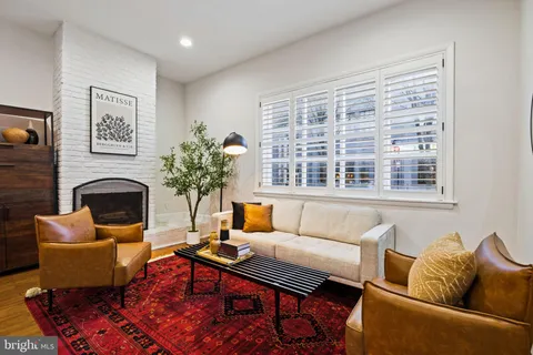 $645,000 | 1238 Waverly Street, Philadelphia, PA 19147