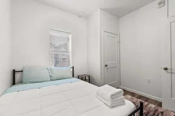 $3,600 | 911 West 22nd Street, Unit 401, Austin, TX 78705