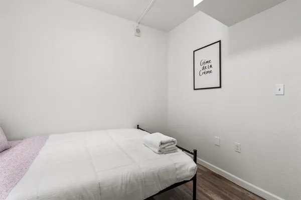 $3,600 | 911 West 22nd Street, Unit 401, Austin, TX 78705
