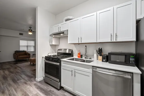 $3,600 | 911 West 22nd Street, Unit 401, Austin, TX 78705