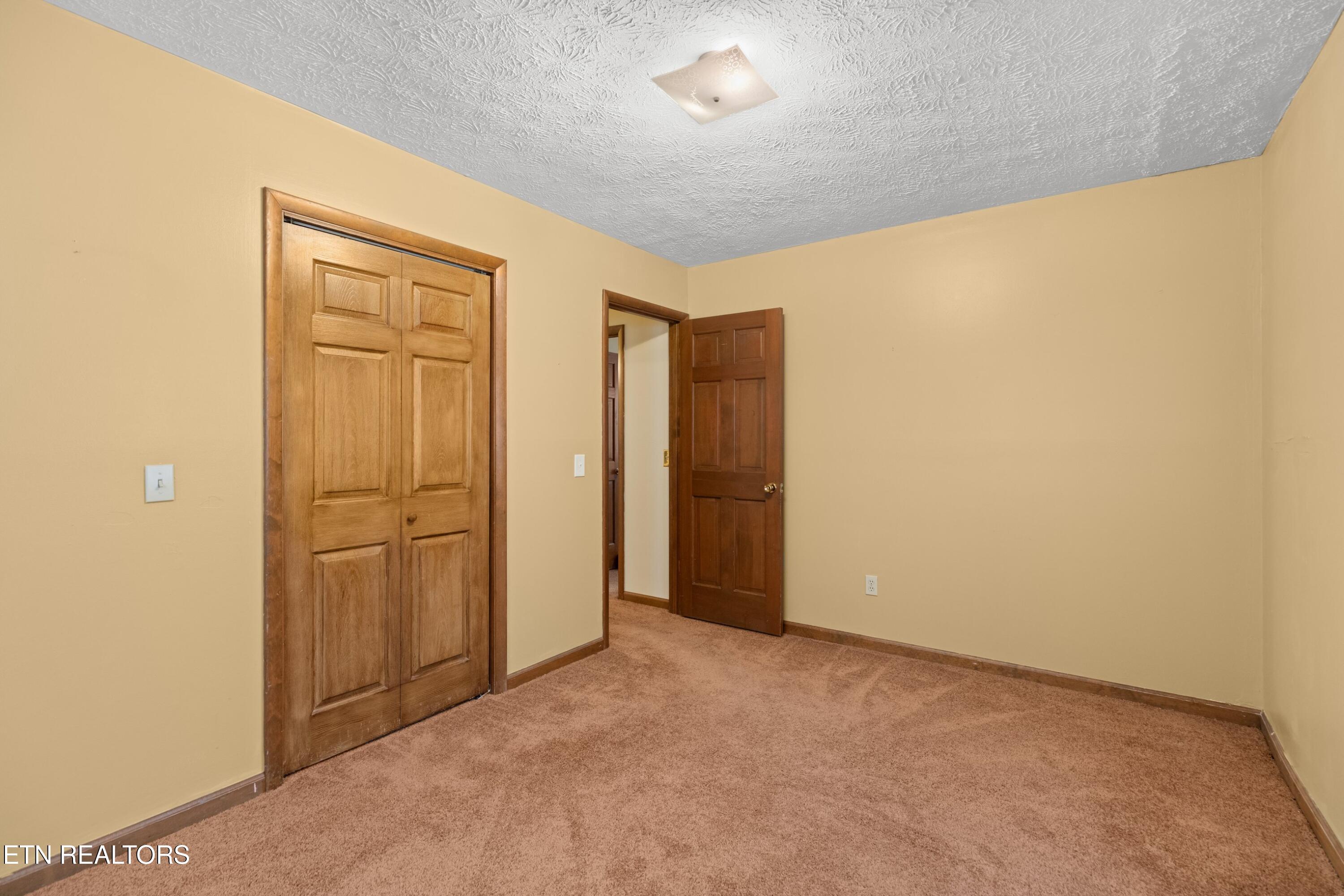 333 Parks Circle Harrogate, TN 37752 - Photo 12 of 28 013-333ParksCircle-Harrogate-TN-37752-SM