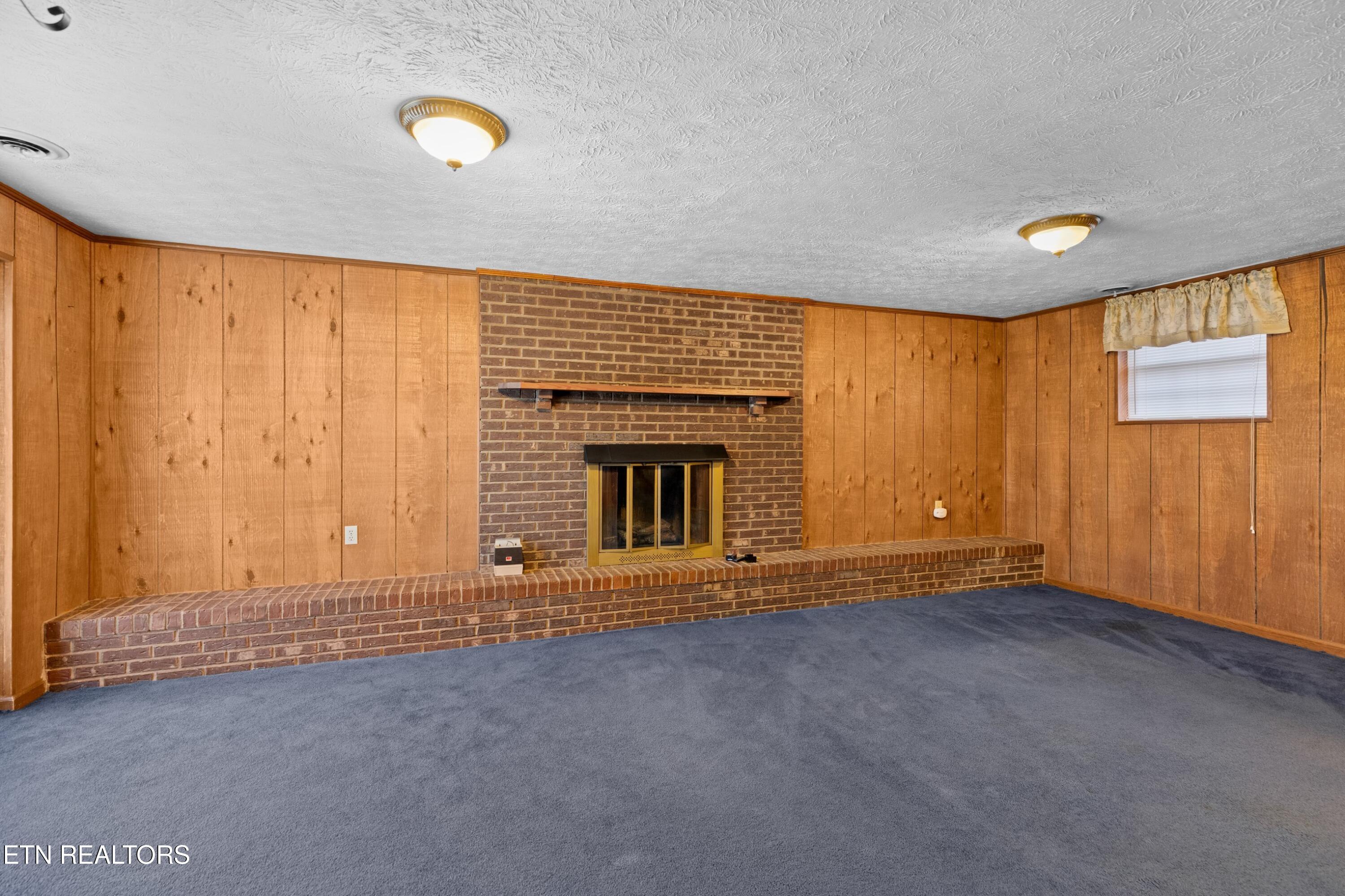 333 Parks Circle Harrogate, TN 37752 - Photo 15 of 28 017-333ParksCircle-Harrogate-TN-37752-SM