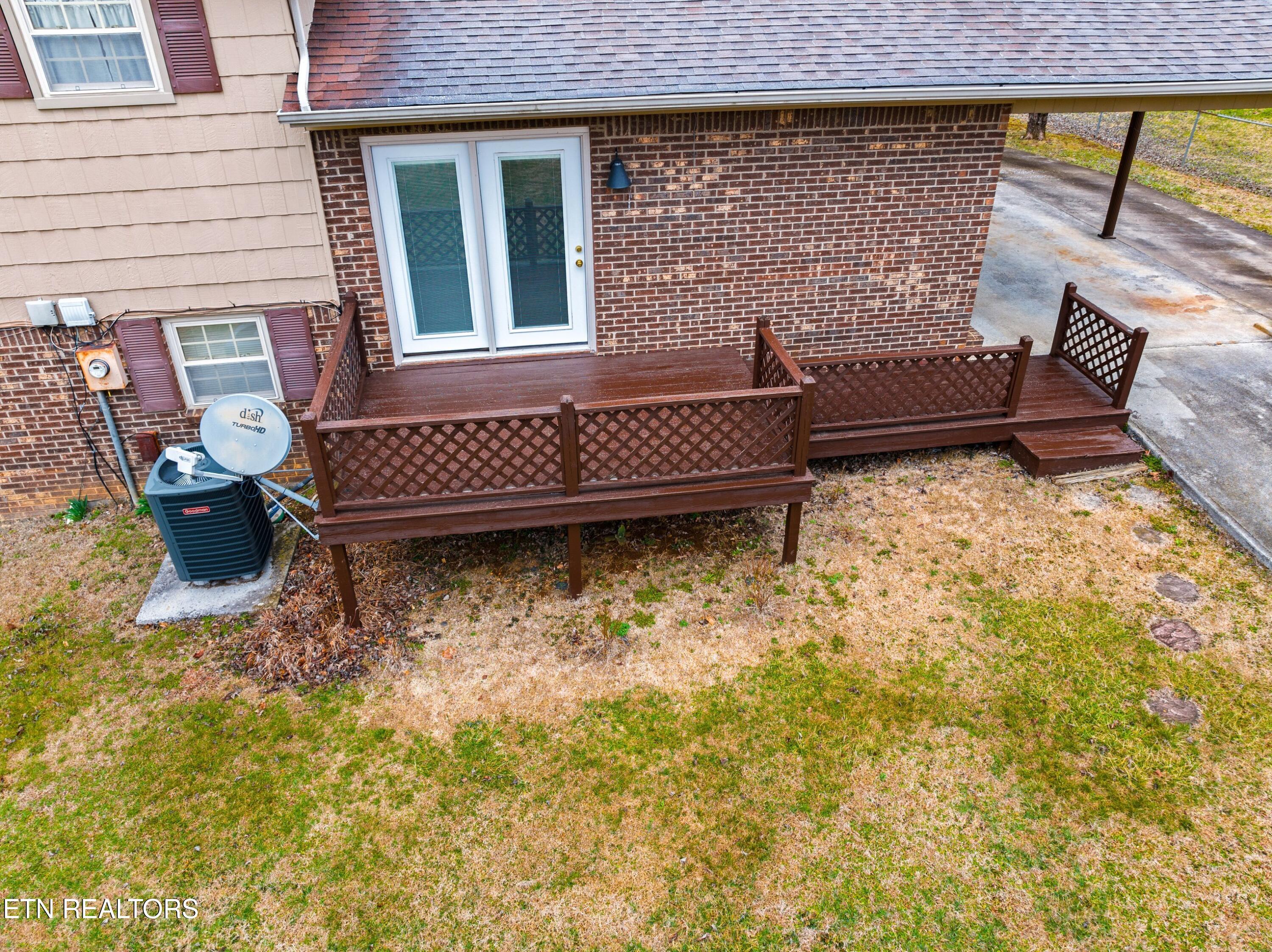 333 Parks Circle Harrogate, TN 37752 - Photo 23 of 28 025-333ParksCircle-Harrogate-TN-37752-SM