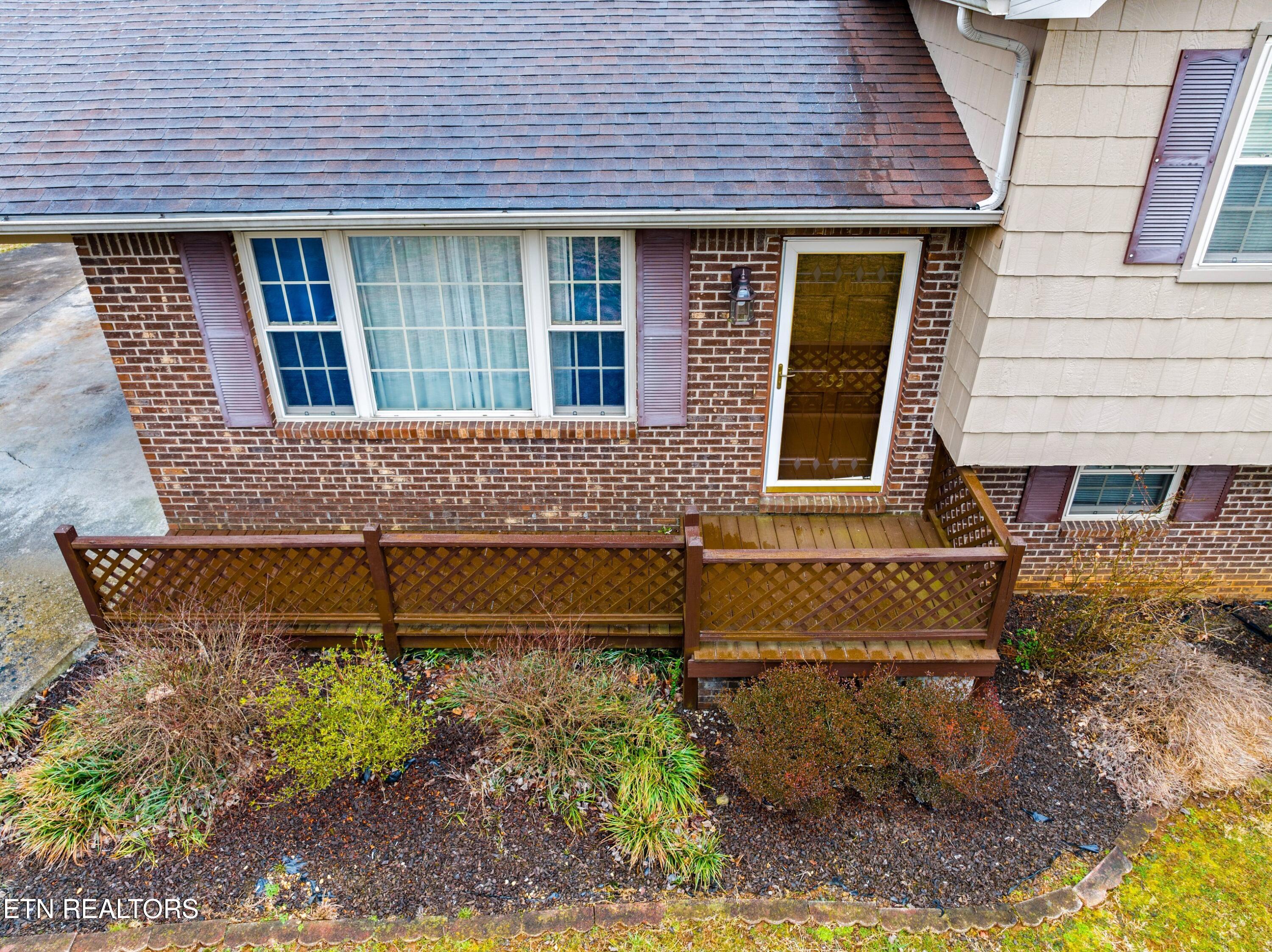 333 Parks Circle Harrogate, TN 37752 - Photo 24 of 28 023-333ParksCircle-Harrogate-TN-37752-SM