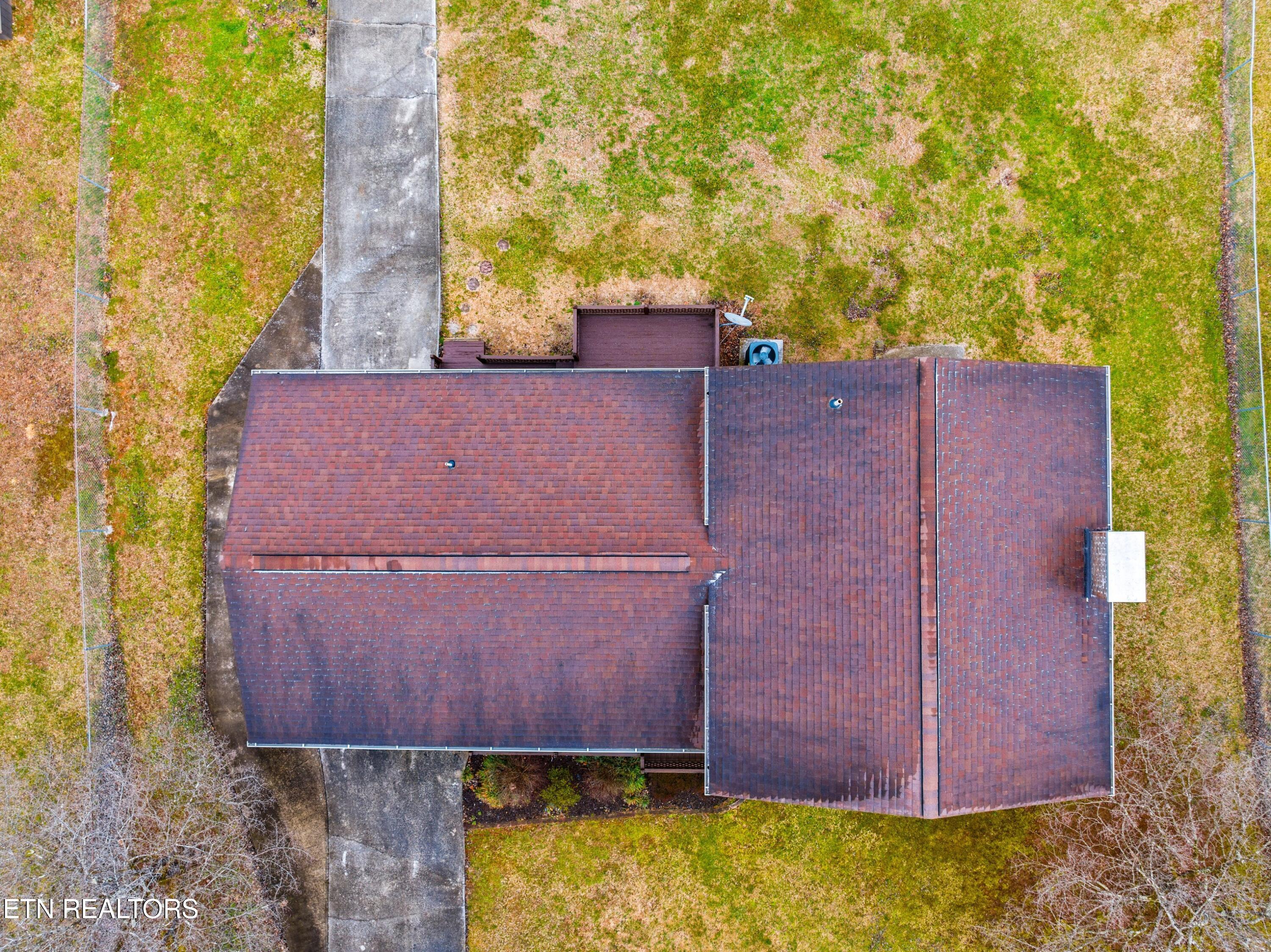 333 Parks Circle Harrogate, TN 37752 - Photo 25 of 28 027-333ParksCircle-Harrogate-TN-37752-SM