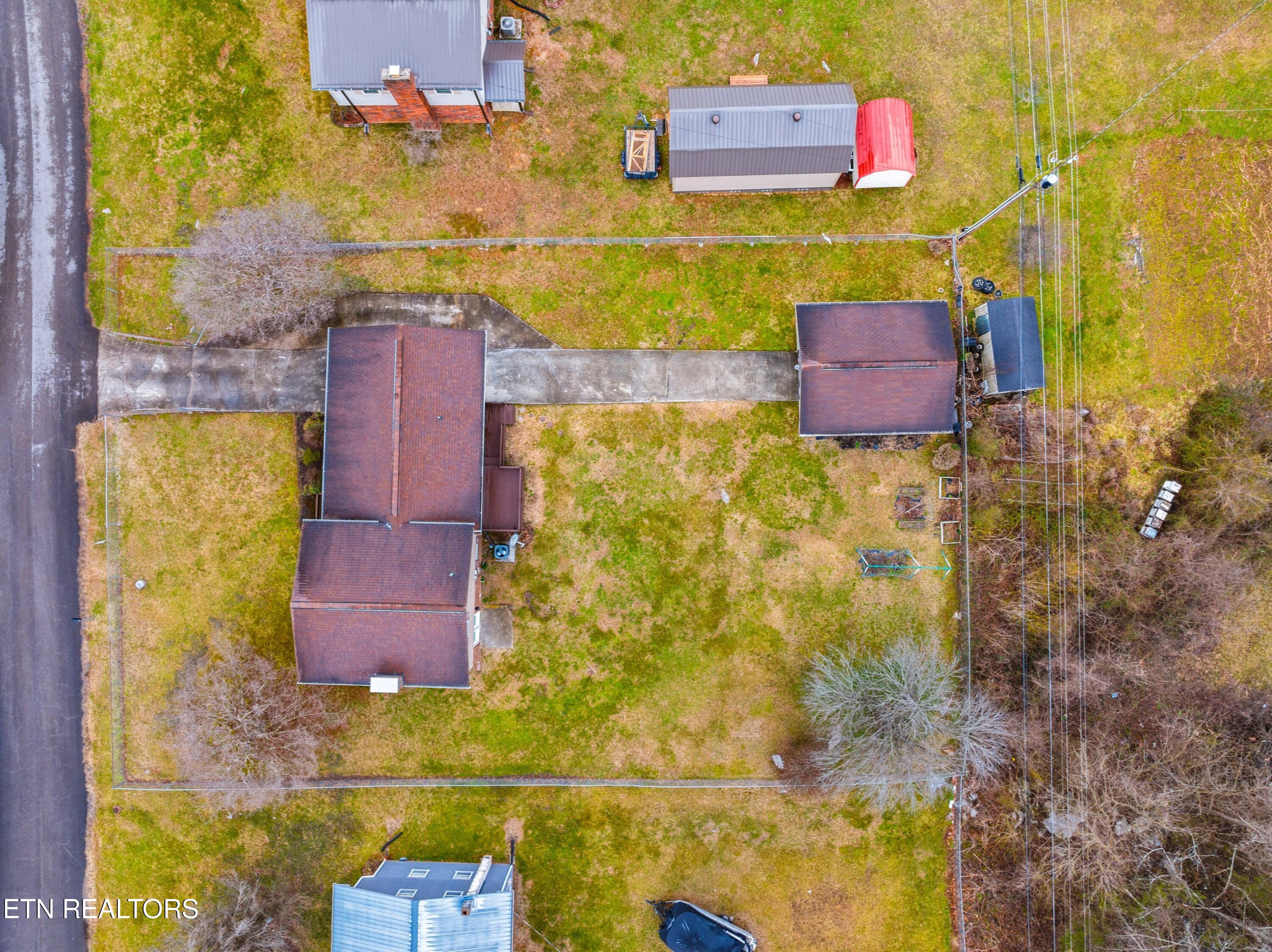 333 Parks Circle Harrogate, TN 37752 - Photo 26 of 28 028-333ParksCircle-Harrogate-TN-37752-SM