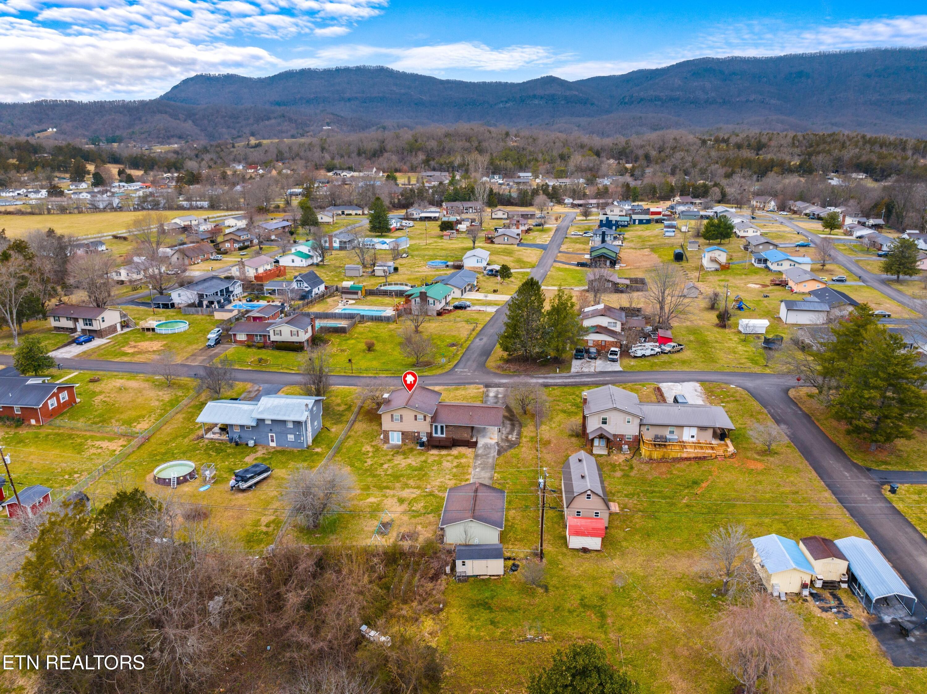 333 Parks Circle Harrogate, TN 37752 - Photo 28 of 28 004-333ParksCircle-Harrogate-TN-37752-SM