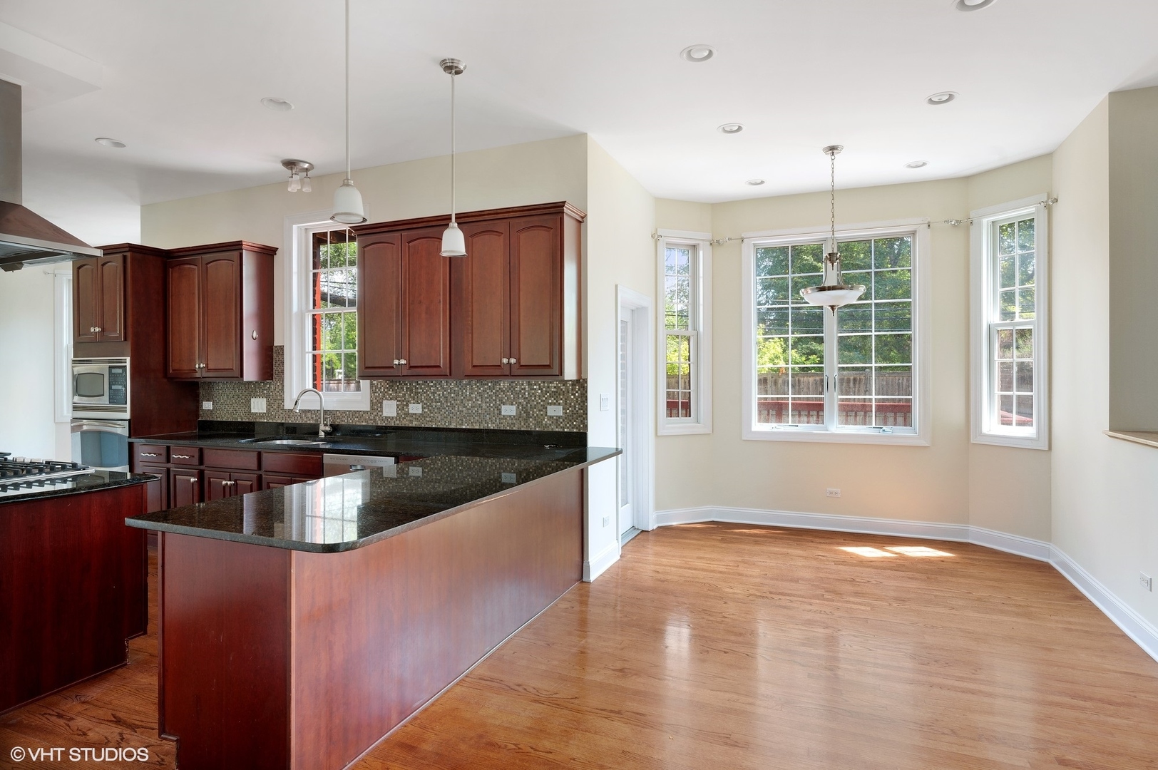 1347 Prairie Lawn Road Glenview, IL 60026 - Photo 11 of 35