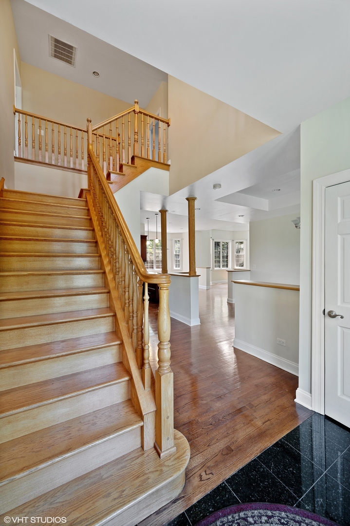 1347 Prairie Lawn Road Glenview, IL 60026 - Photo 5 of 35