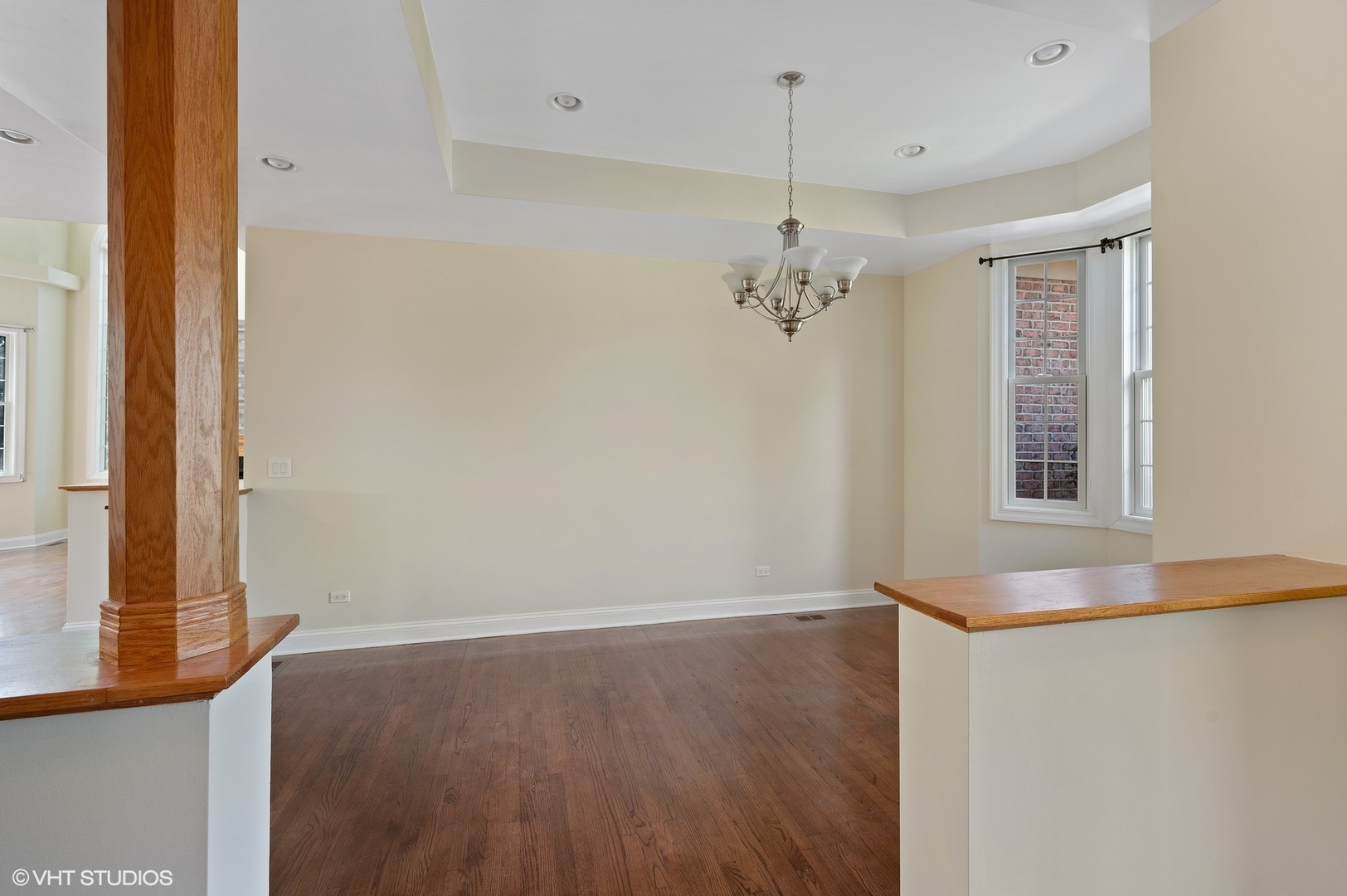 1347 Prairie Lawn Road Glenview, IL 60026 - Photo 9 of 35