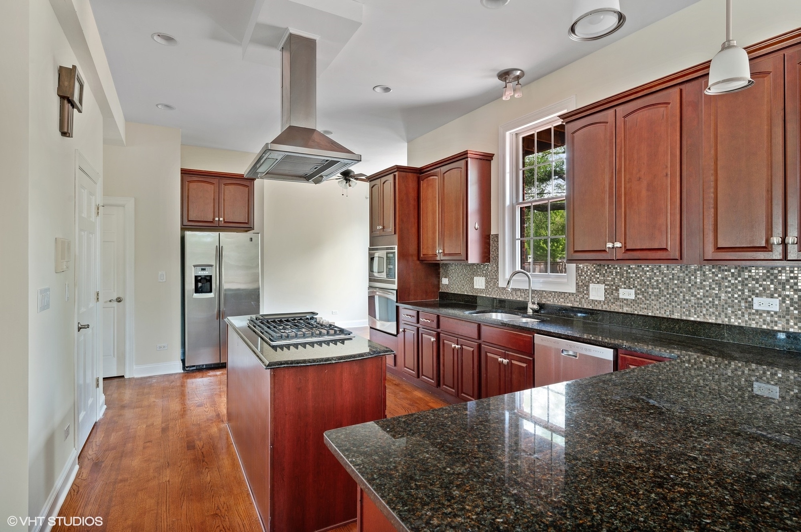 1347 Prairie Lawn Road Glenview, IL 60026 - Photo 10 of 35