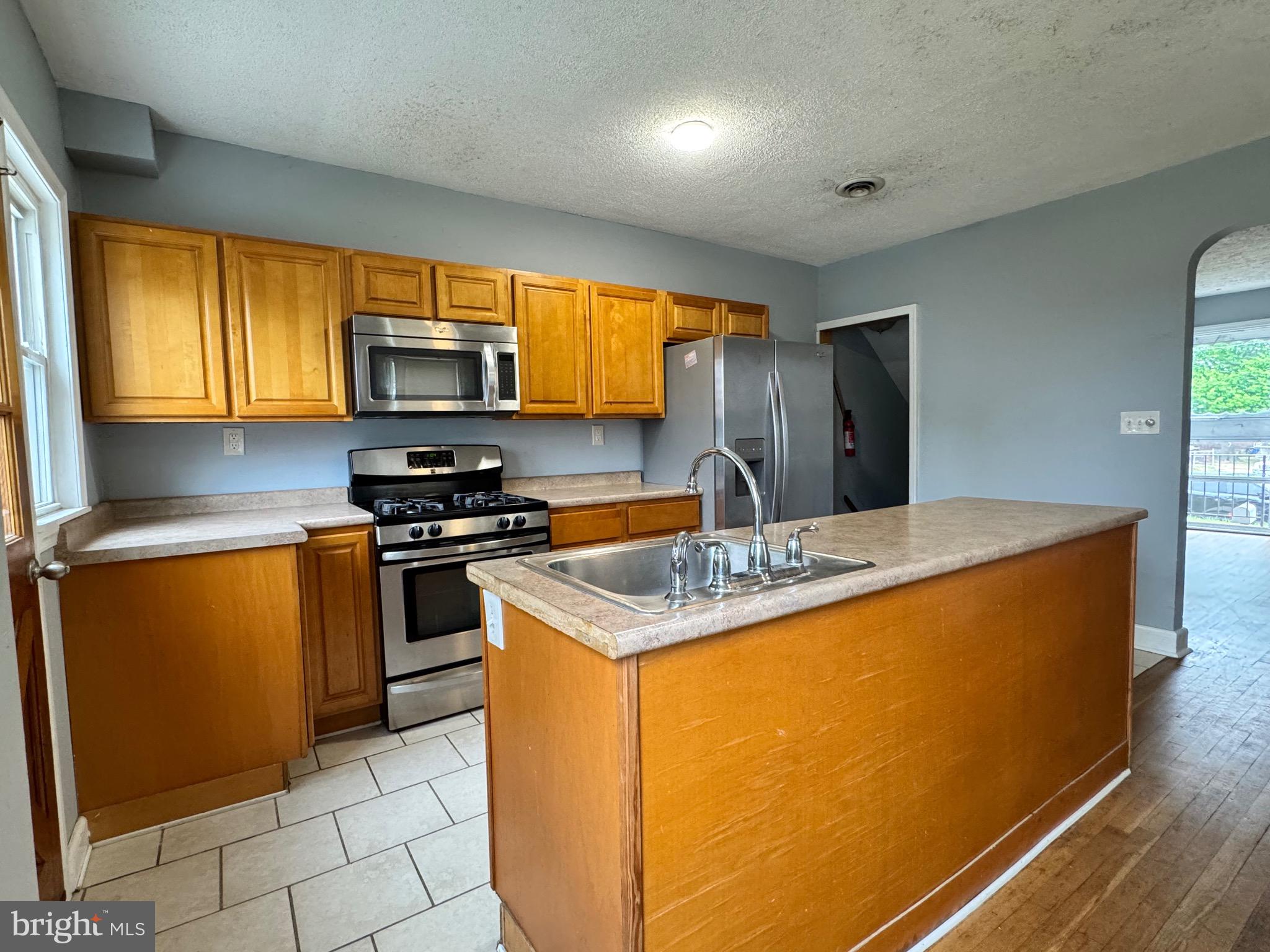 86 Berkshire Road Baltimore, MD 21221 - Photo 5 of 15 Gallery Image 5