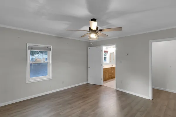 $3,100 | 300 Wildwood Street, Mary Esther, FL 32569