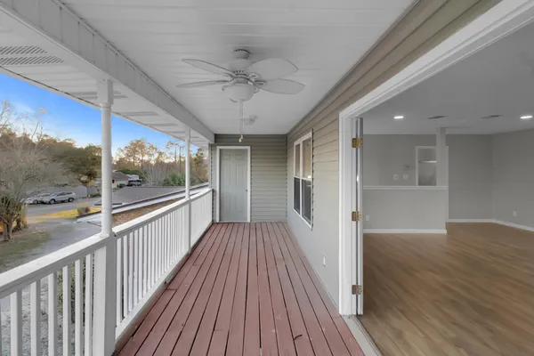 $3,100 | 300 Wildwood Street, Mary Esther, FL 32569