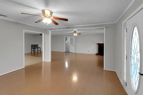 $3,100 | 300 Wildwood Street, Mary Esther, FL 32569