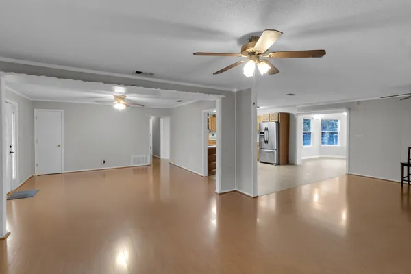 $3,100 | 300 Wildwood Street, Mary Esther, FL 32569