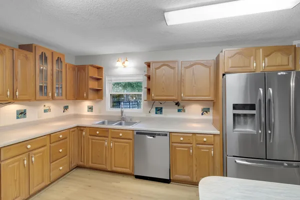 $3,100 | 300 Wildwood Street, Mary Esther, FL 32569