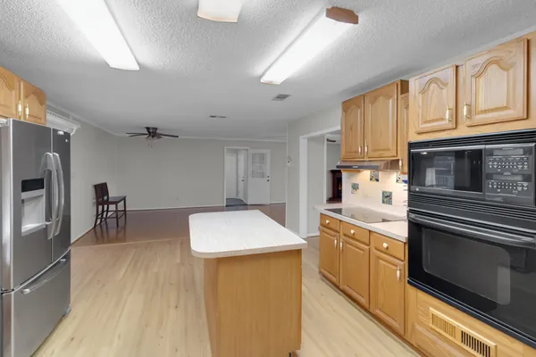 $3,100 | 300 Wildwood Street, Mary Esther, FL 32569
