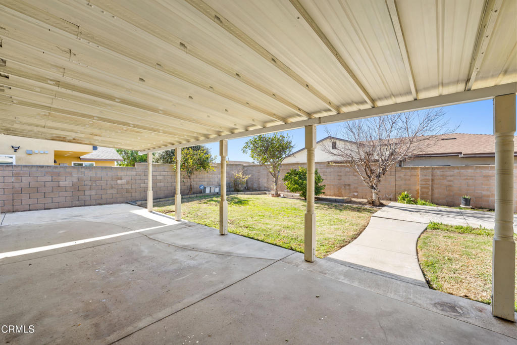 1511 Fathom Drive Oxnard, CA 93035 - Photo 22 of 29 a view of a backyard