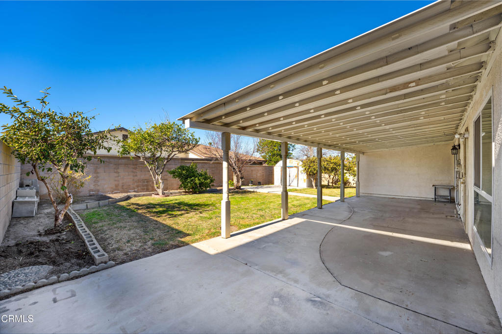 1511 Fathom Drive Oxnard, CA 93035 - Photo 23 of 29 a view of a backyard