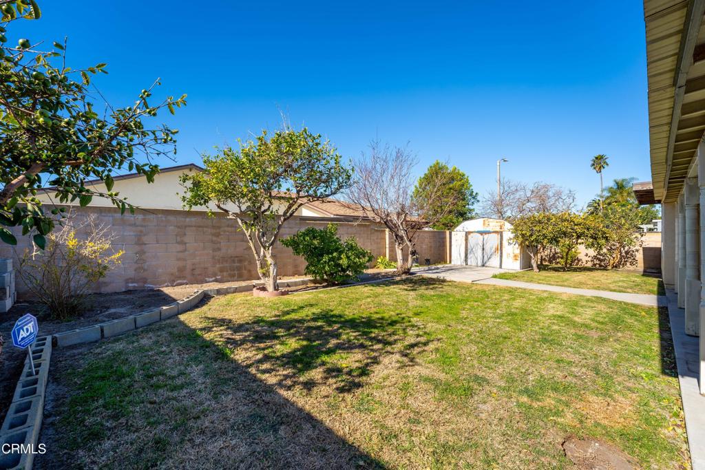 1511 Fathom Drive Oxnard, CA 93035 - Photo 24 of 29 a view of a back yard of the house