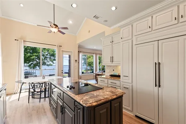 $1,875,000 | 636 Turner Drive, Trinidad, TX 75163