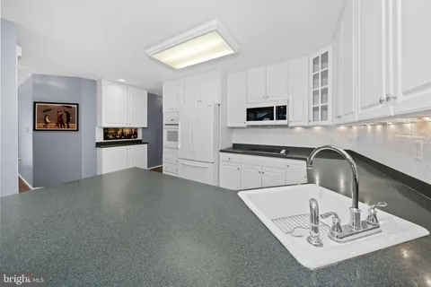 $587,500 | 26 LYNTHWAITE Farm Lane, Wilmington, DE 19803