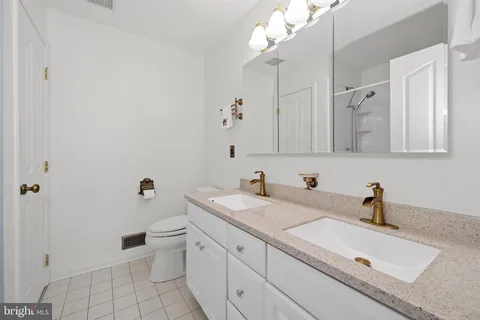 $587,500 | 26 LYNTHWAITE Farm Lane, Wilmington, DE 19803