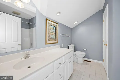 $587,500 | 26 LYNTHWAITE Farm Lane, Wilmington, DE 19803